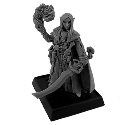 REM89103 Reaper Miniatures Pathfinder: Seltyiel, Iconic Magus (2nd Edition)