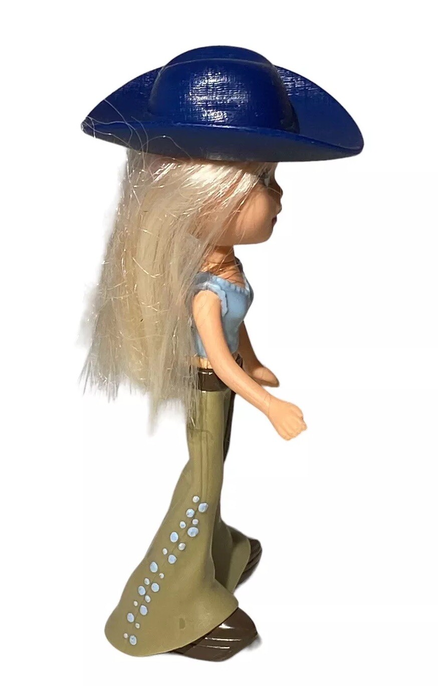 Lot Of 2 2003 McDonald’s Happy Meal Toy Bratz Dolls Chloe Blue Red Hat Cowgirl