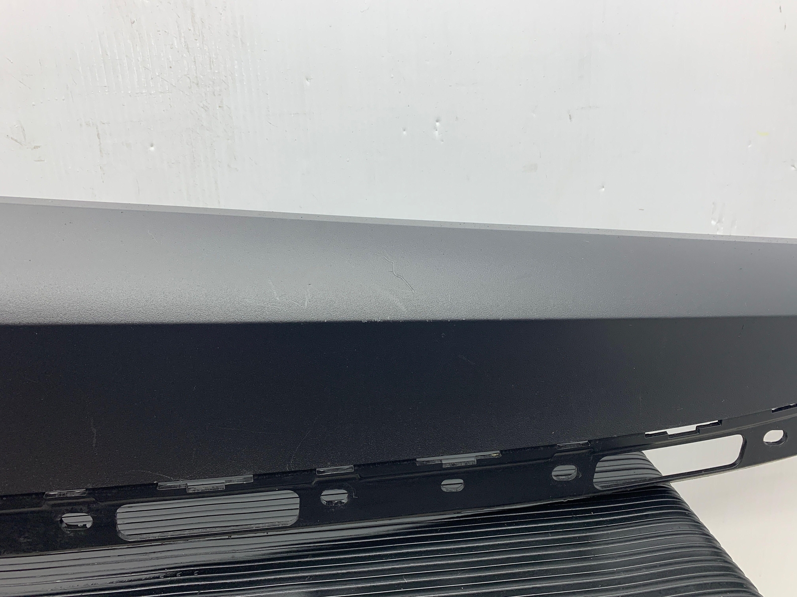 2017 BMW I8 OEM LEFT DRIVER SIDE ROCKER PANEL MOULDING | BLACK