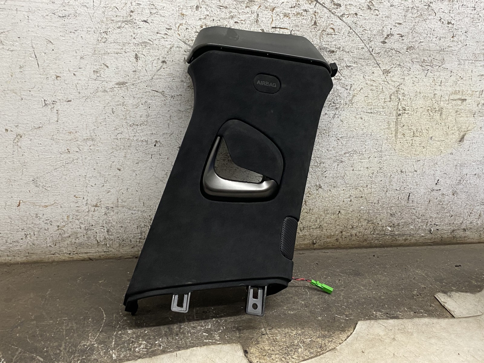2020-2025 ASTON MARTIN DBX OEM RIGHT UPPER B PILLAR TRIM MY83-24396-DB
