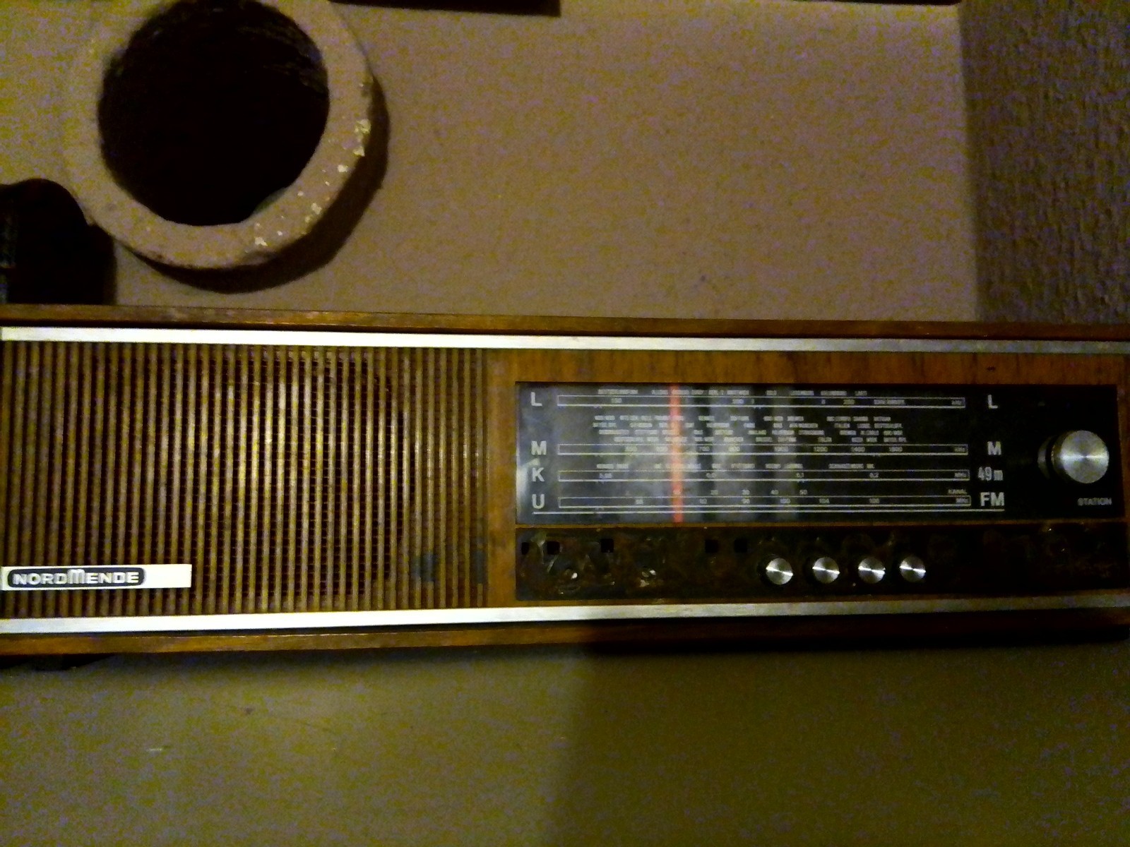 Altes Radio Holz Nordmende Spectra. Für Sammler Bastler zu Verkaufen. Vintage