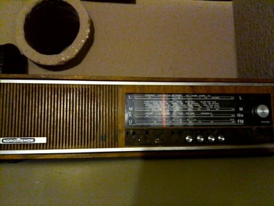 Altes Radio Holz Nordmende Spectra. Für Sammler Bastler zu Verkaufen. Vintage