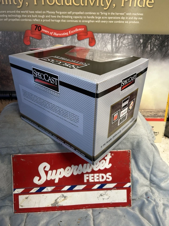 Spec Cast 1/16 Cockshutt 1755 Open Station Tractor with Wide Front Axle - Image 2 of 2