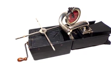 1920's PETER PAN PORTABLE DISC PHONOGRAPH