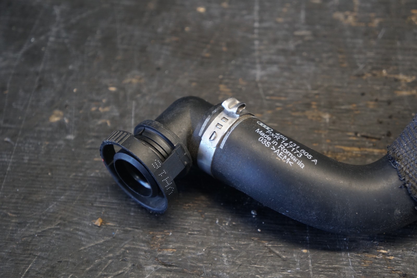 2017 - 2023 AUDI R8 4S PLUS RIGHT SECONDARY AIR HOSE TO ENGINE OEM 4S0131605A