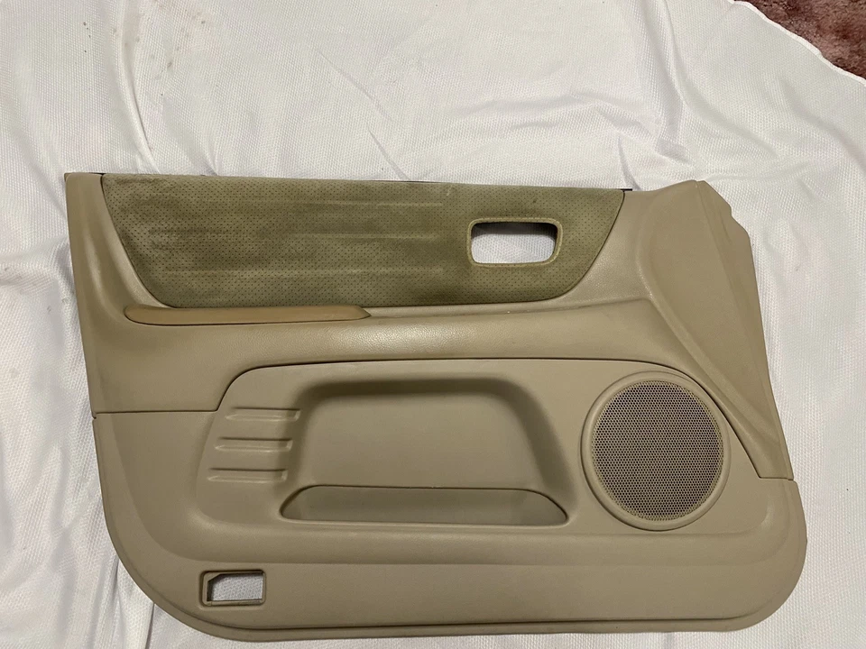 Paneles interiores delanteros traseros originales Lexus IS300 2001-2005 beige tostado Foto 3 de 4