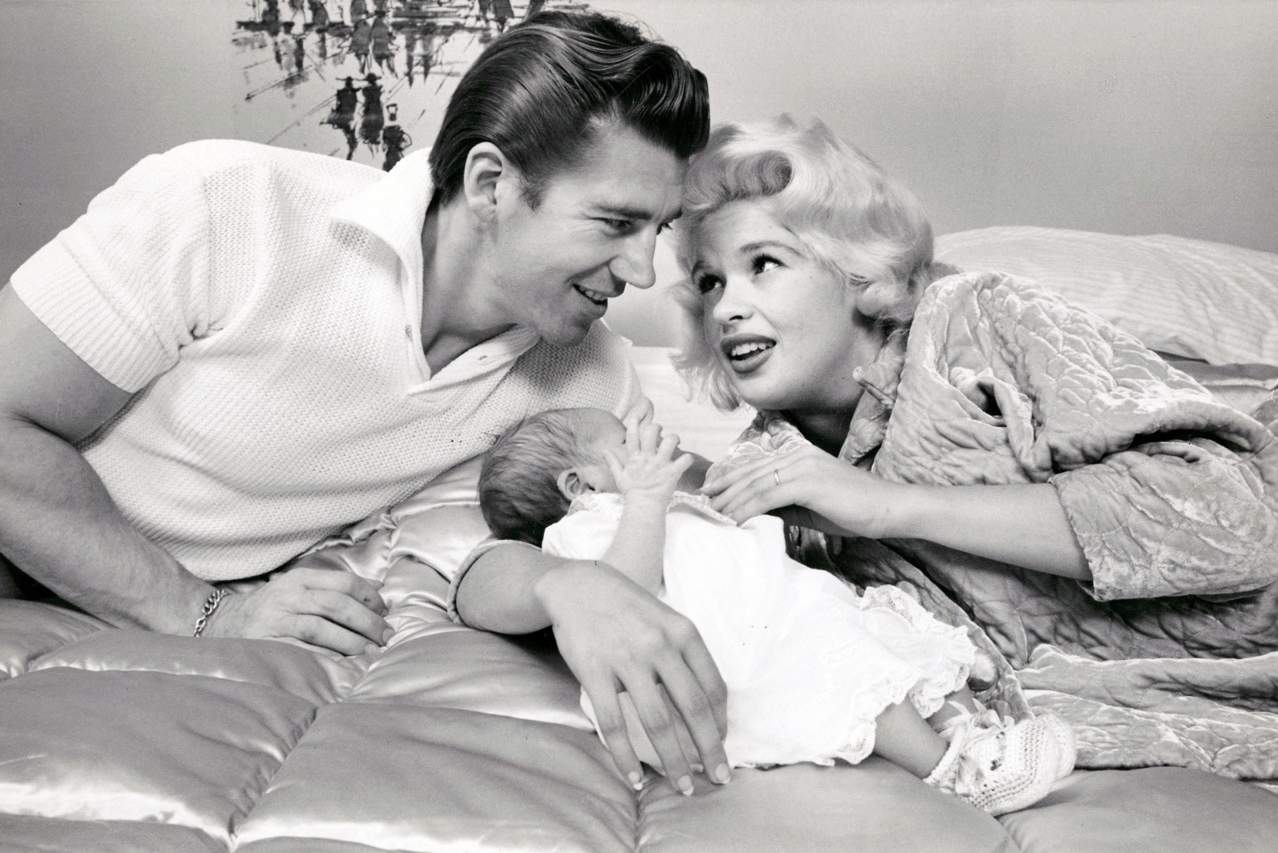 Jayne Mansfield Happy In Family 8x10 Picture Celebrity Print