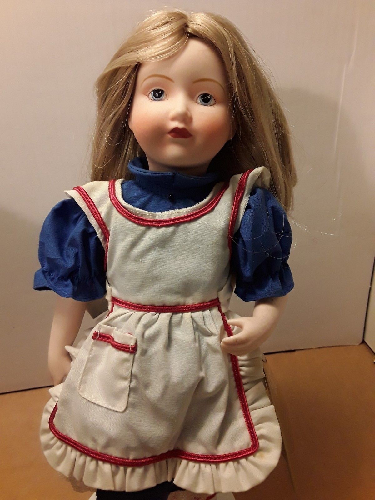 Vintage Franklin Mint Heirloom Doll Alice In Wonderland 1984 13" Bisqu