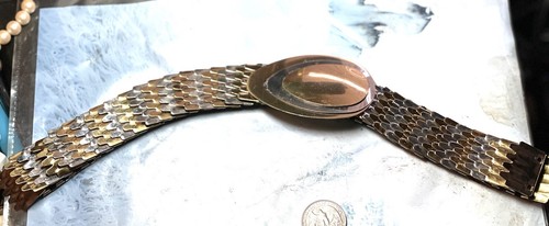 Vintage 2 toned Metal stretchy Articulated Belt with Buckle, measures 27" plus - Picture 12 of 12
