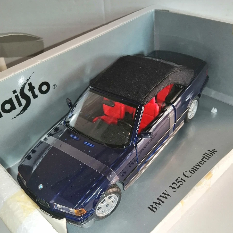 BMW 325i CONVERTIBLE BLU REF.31816 MAISTO SCALA 1/18 - Immagine 3 di 4