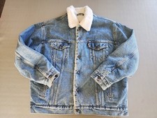 Vintage Levis Size XL Sherpa Lined Denim Jean Trucker Jacket Made In USA Blue