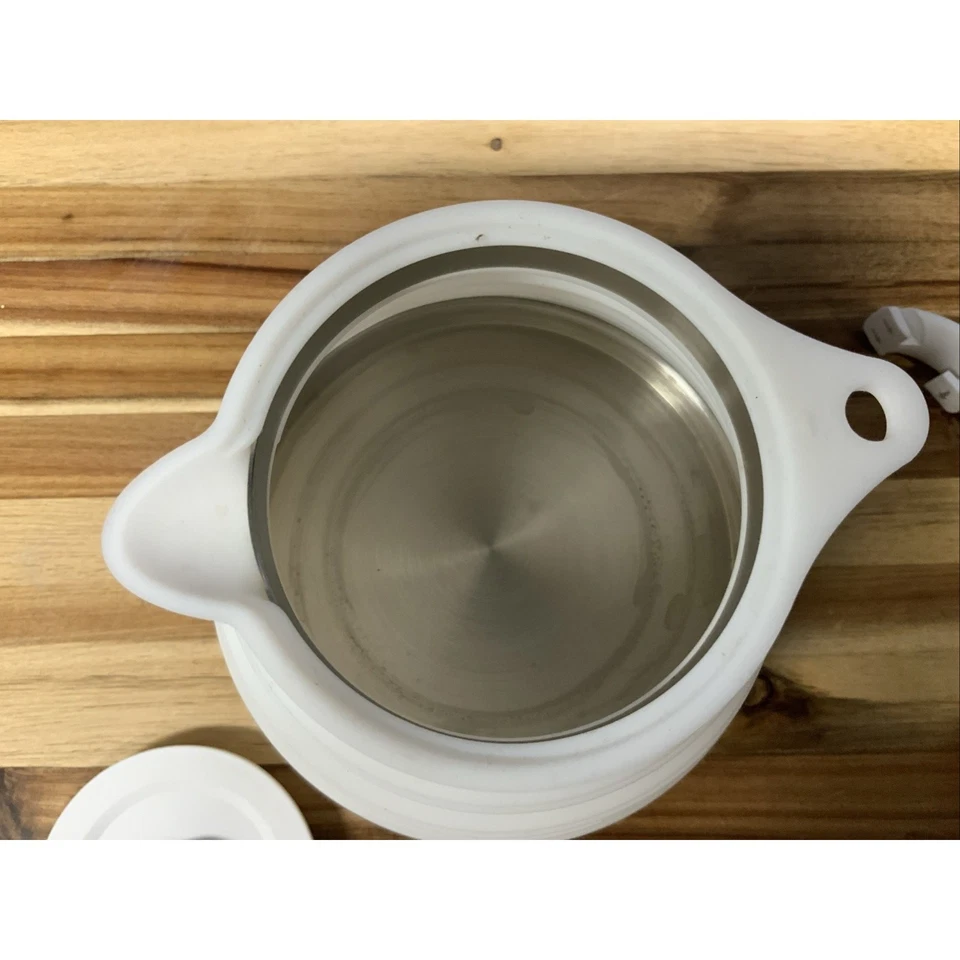 Chaleira elétrica dobrável Loutytuo 110V/220V 555ML com estojo de transporte com zíper em excelente estado usado - Imagem 4 de 4