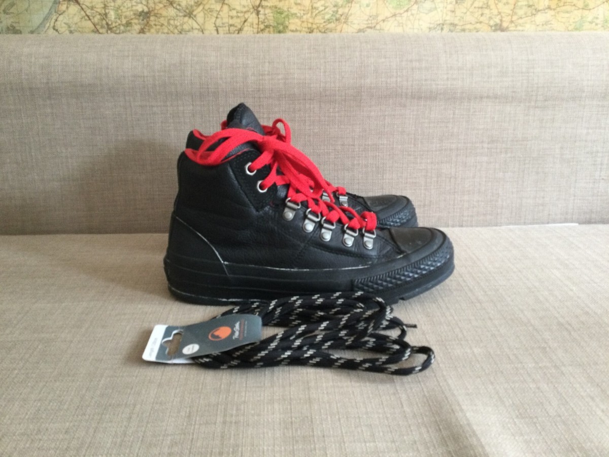 CONVERSE BLACK LEATHER HIGH TOPS RED LACES AND SPARE BLACK LACES UK