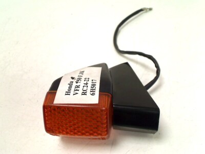 Clignotant Avant Droit Honda VFR 750 (RC24) – Années 1986-1987 – Pièce D’occasion