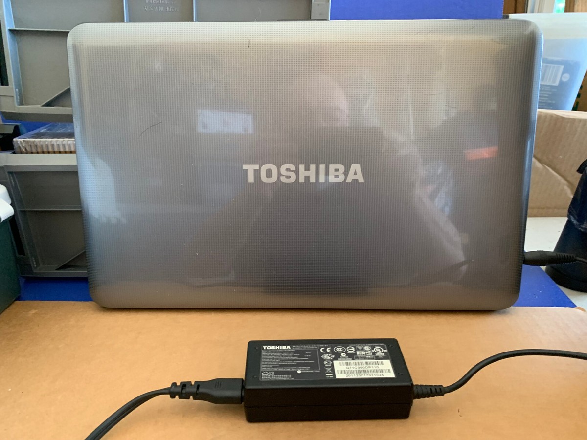 Toshiba Satellite Laptop C855D- 55351 AMD A6-4400M , 4GB RAM, 640