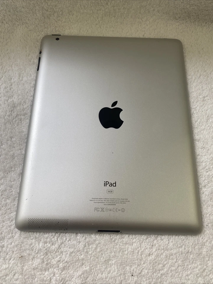 Apple iPad 2nd Gen Model A1395 9.7" 16 GB WiFi Black / Silver Tablet Locked - Image 3 of 4