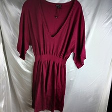 EXPRESS V NECK DARK PINK DRESS SIZE M