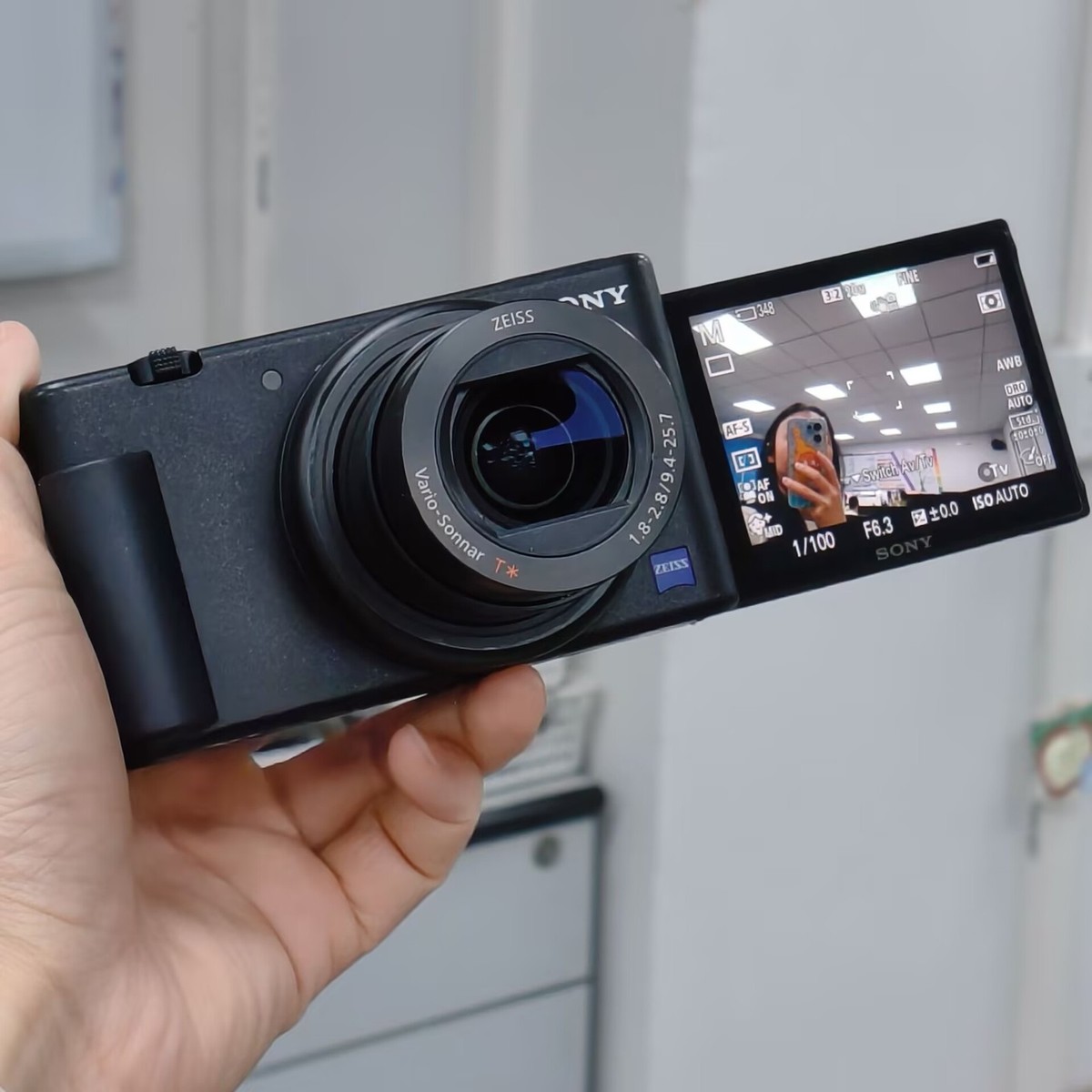 Sony ZV-1 20.1MP Vlog Compact Digital Camera Black English -95