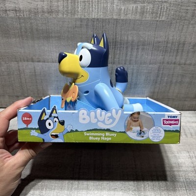 NEW - Tomy Swimming Bluey Bath Toy with Seahorse   Water Toy for Tub or Pool
