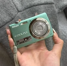 Nikon COOLPIX S220 3X Optical Zoom Digital Compact Camera Aqua Green English