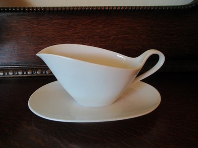 Seltmann Isolde White Porcelain Gravy Boat w Attached Underplate