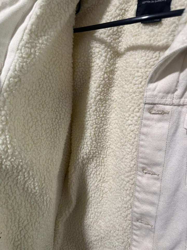 Джинсовая куртка - Изображение 2 из 4