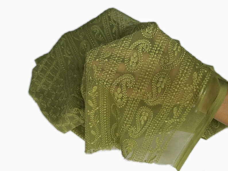 Оливково-зеленая прозрачная ткань с вышивкой| Продажа по размеру ткани - небольшие цветочные мотивы - Изображение 3 из 4