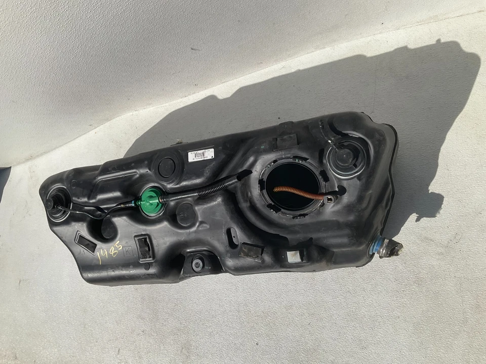Depósito de tanque de gasolina BMW X3 F25 OEM 2011-2017 (para: BMW X3 2014) Foto 3 de 4