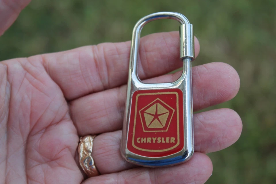 Porta llaves de coche Chrysler vintage Foto 2 de 4
