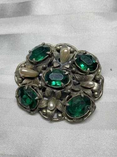 VTG COSTUME JEWELRY BROOCH  LARGE GREEN  STONES  W/FLOWERS---