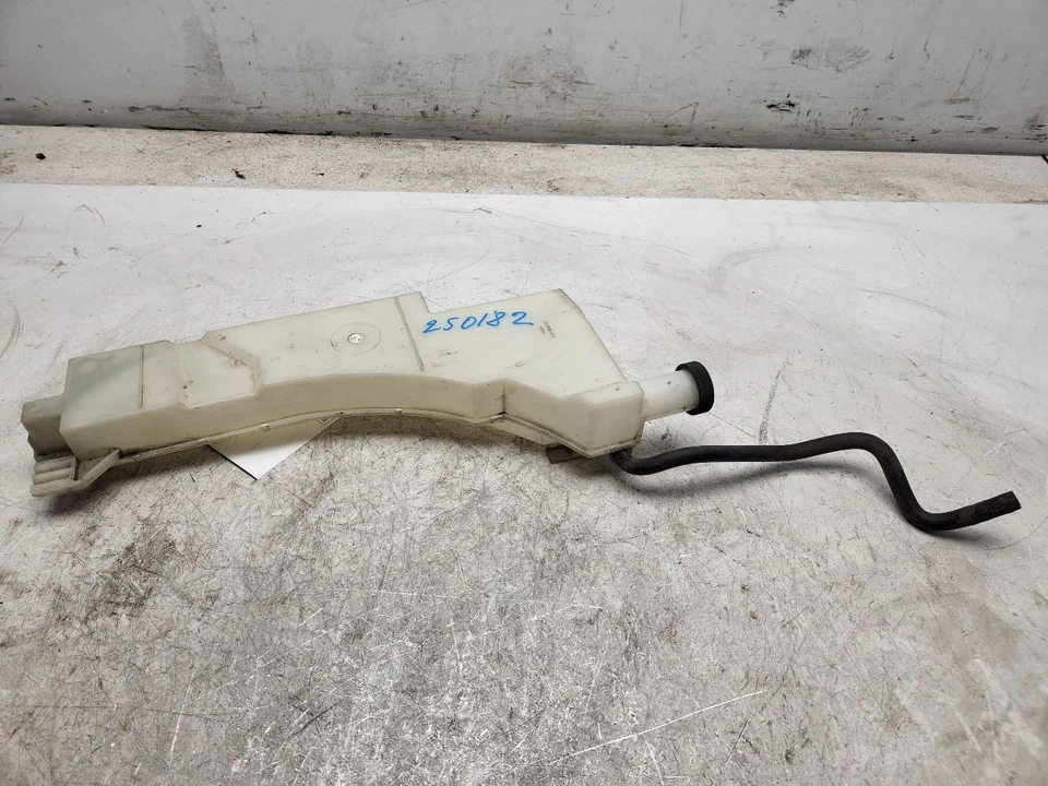 Depósito de refrigerante radiador 11-14 Nissan Juke 15-17 Juke Nismo RS OEM 21710-1KC0B Foto 2 de 4