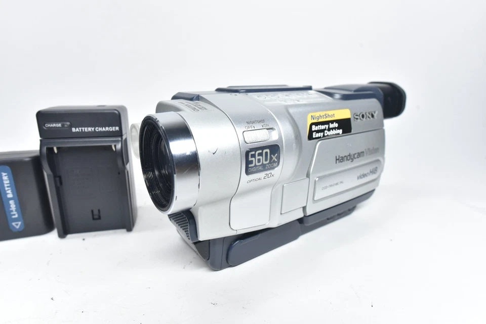 Sony Handycam CCD-TRV218E Camcorder Hi8 Tape 560x Night Vision Camera + Charger - Image 2 of 4