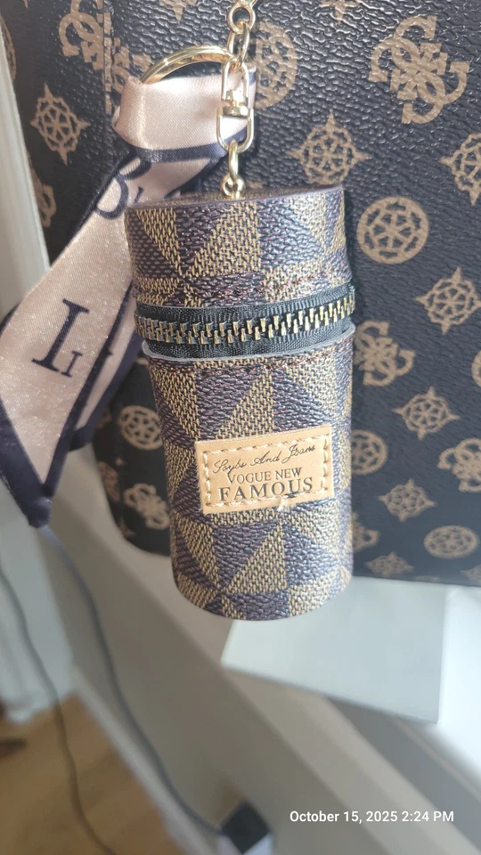 Bolso de Mano Guess 4G Noelle Monograma Logo Dije Diseñador 14x9,5x10,3 Foto 3 de 4