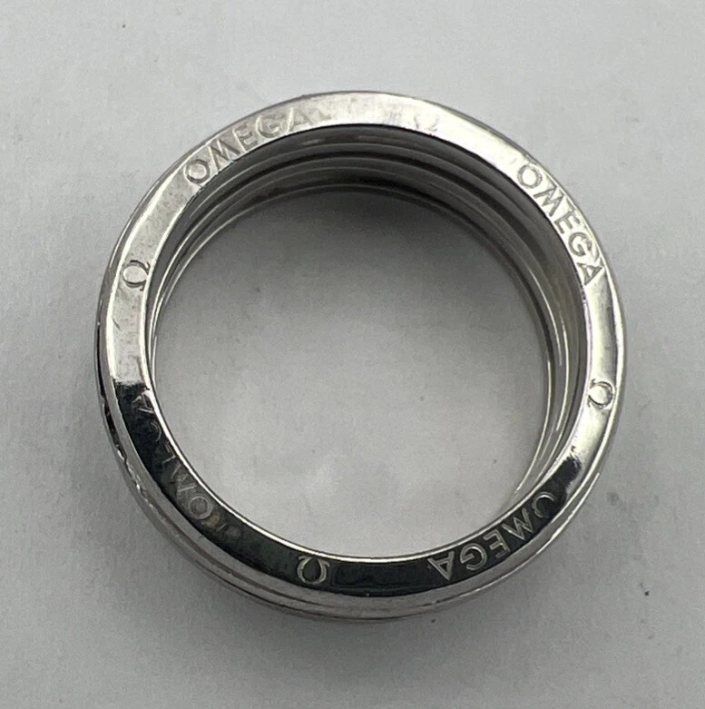 • Banda Omega de diamantes de eternidad Ladymatic de oro blanco de 18k talla 7,5 Foto 4 de 4