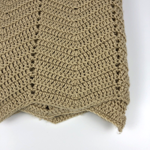 Sciarpa letto vintage all'uncinetto a mano afgano beige chevron bordi smerlati 62 x 26 runner - Foto 5 di 6