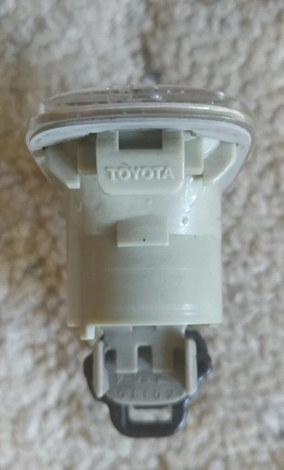 SCION xA xB SIDE MARKER LIGHT FENDER 2004-2006 RH or LH OEM PASSENGER/DRIVER - Image 4 of 4