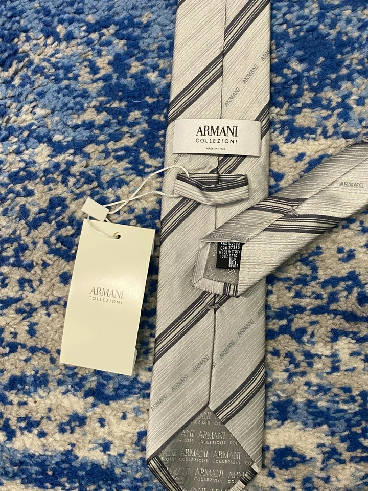 NUEVA Corbata Armani Collezioni Gris Plateado Logo Sesgo Rayas Seda Italia Foto 4 de 4