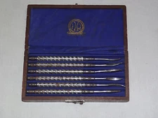 VINTAGE SEAFOOD LOBSTER 1884 CRAB PICKS IN WOOD BOX