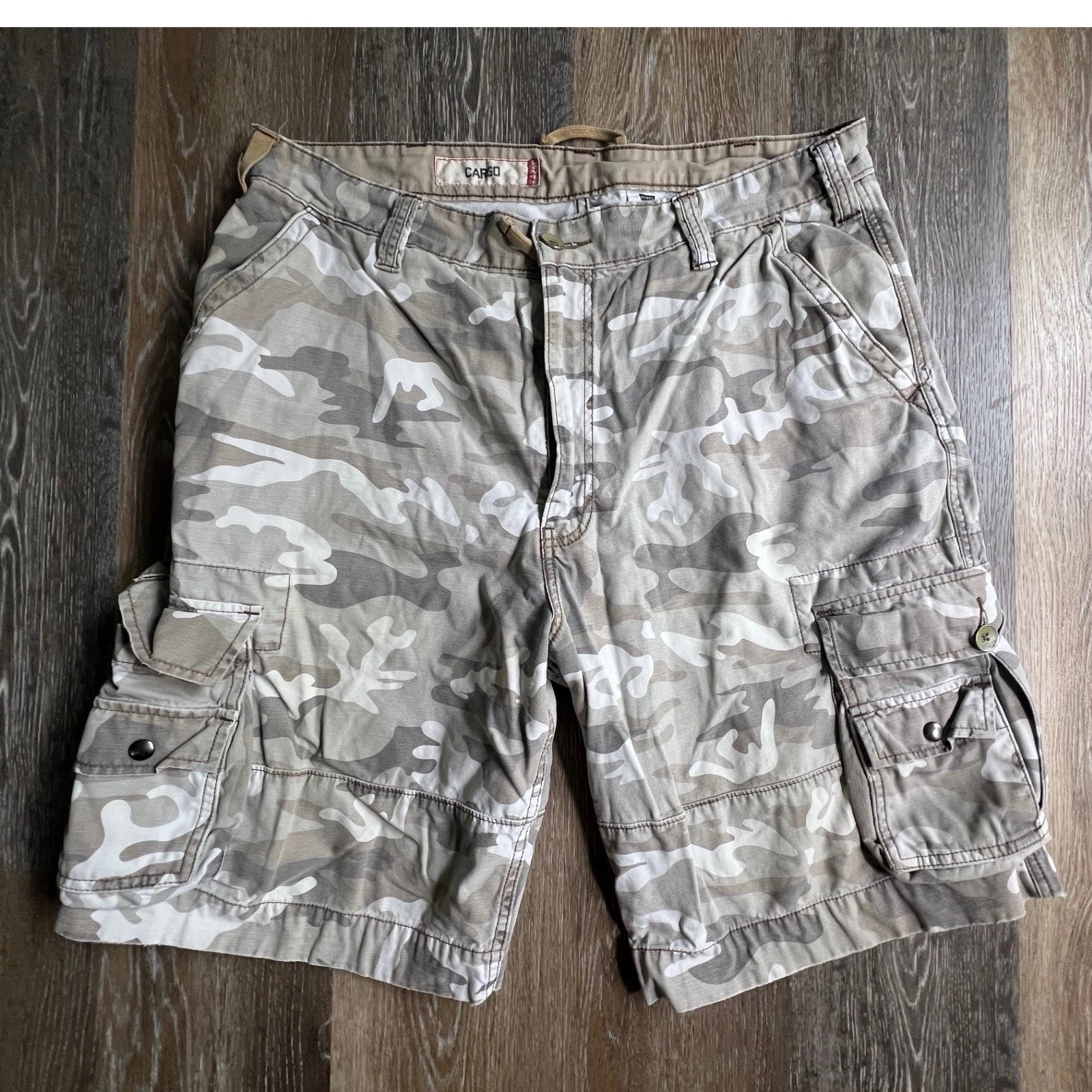 Levi's Cargo Shorts Mens W38 Tan Camo Relaxed Fit Multi Pocket Cotton 1414