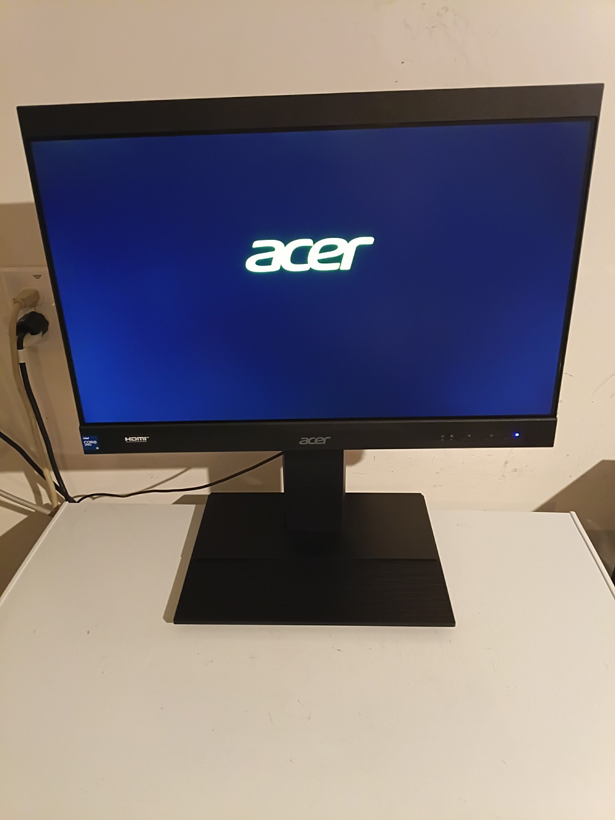 Acer Veriton Z6880G 23.8-inch all-in-one Intel Core i5-11500,16GB, 512GB SSD,Win