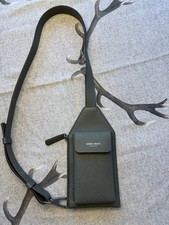 Giorgio Armani Leder Crossbody / Smartphone Bag – Made in Italy – NP ca. 1.600 €