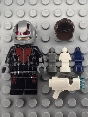 Lego Marvel Super Heroes Minifigure SH0201 Ant-Man Scott Lang Original Suit - Image 1 of 4