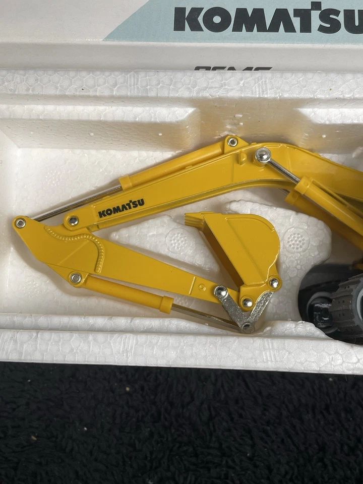 Komatsu PC210 PEMC Excavator Goodswave 1:43 Scale Diecast Model Vtg Tokyo JAPAN - Image 3 of 4