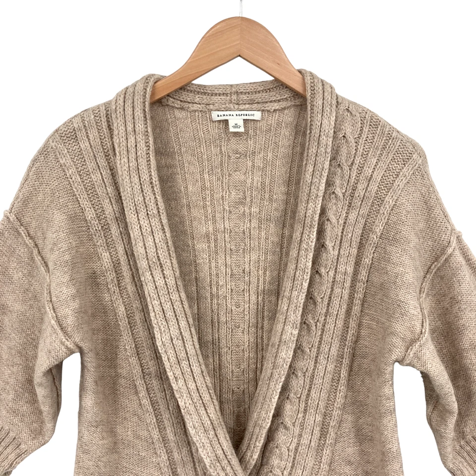 Suéter envolvente Banana Republic mezcla de lana alpaca para mujer mediano beige tejido Foto 3 de 4