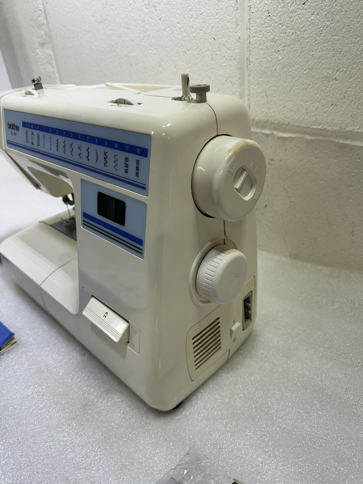 Brother XL4011 Electric Foot Pedal Operated Sewing Machine Used eBay