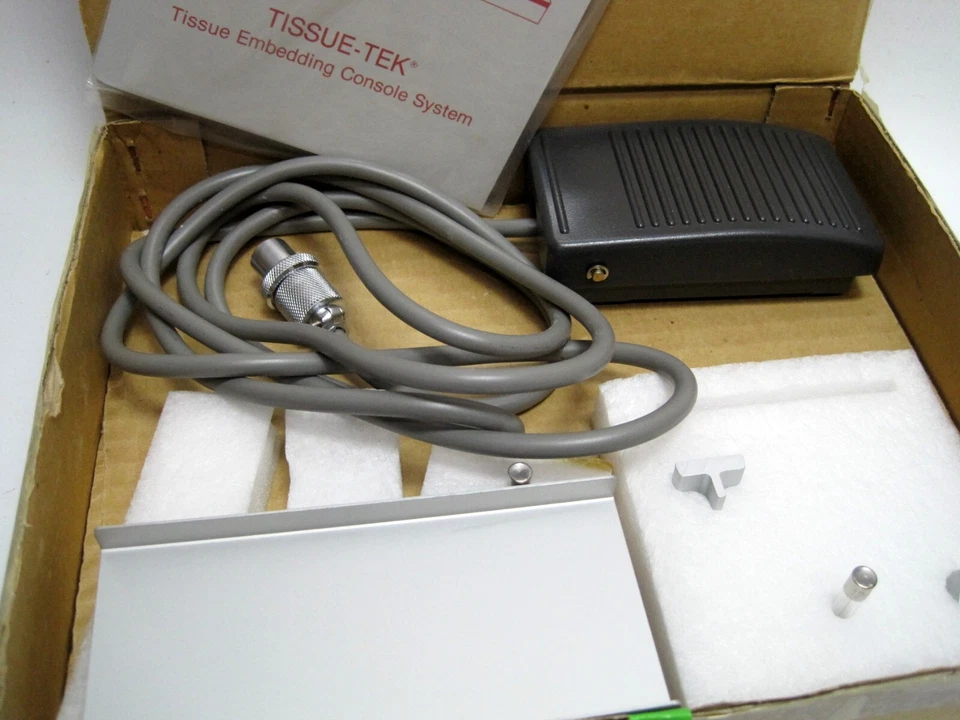 Pedal de control de pie SAKURA Tissue-Tek III 4586 PN 84586006 Foto 2 de 3