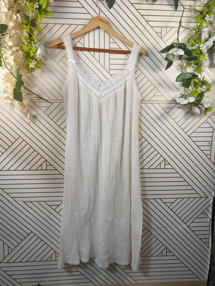 VINTAGE OSCAR De LAa RENTA cream Sleeveless Semi-Sheer Lace-Trim Maxi Dress Sz M - Image 2 of 4