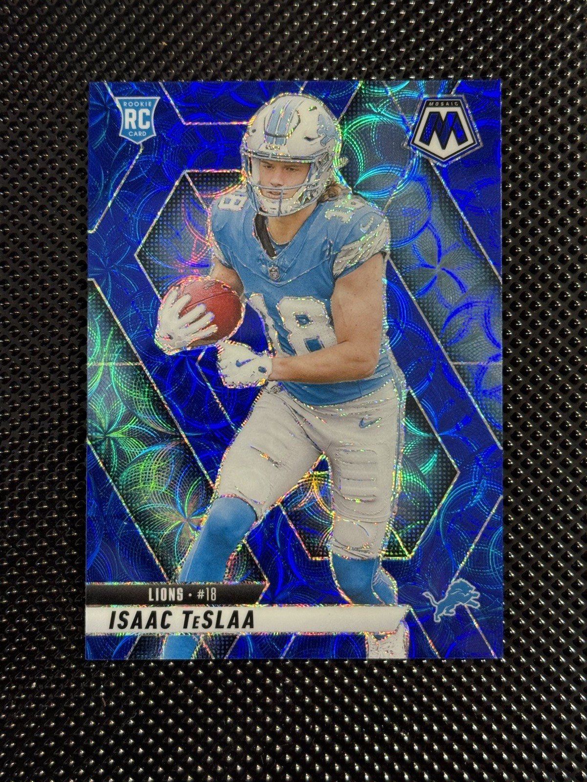 2025 Mosaic Blue Scope Isaac Teslaa RC #319 Detroit Lions