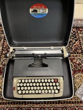 Vintage 70’s Smith-Corona Classic 12 Portable Manual Typewriter in Case thumbnail