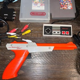 Nintendo NES Bundle Advantage Controller Zapp Gun Games Cables Original NES